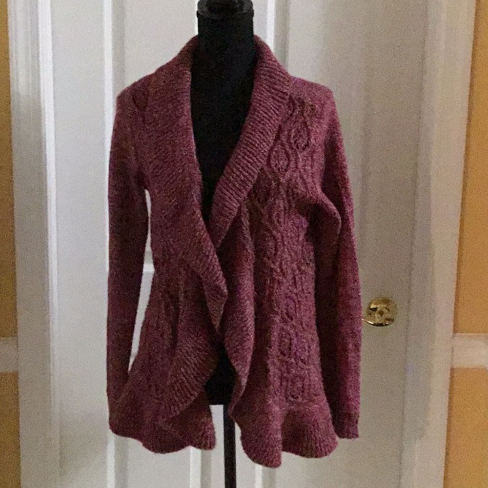 Beautiful Karen Scott Women’s  Size Small Frilly Cardigan in Excellent Condition